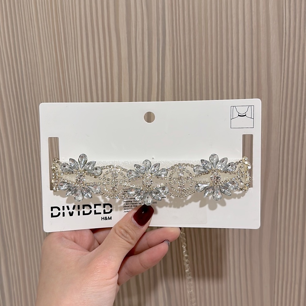 NWT H&M Crystal Chocker Necklace